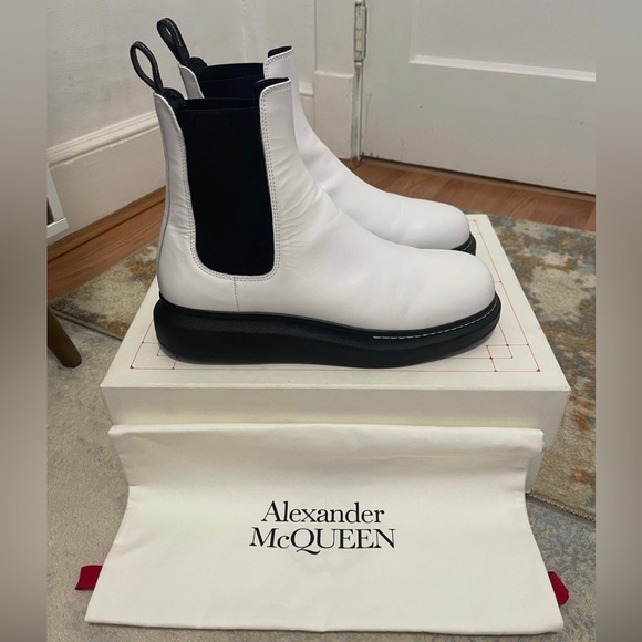 Men’s Size 10.5 (Euro Sz 43.5) Alexander McQueen Platform Leather Chelsea Boots - Picture 7 of 17